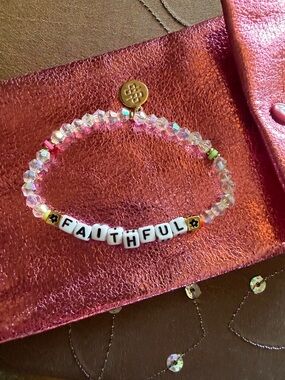 FAITHFUL Beaded Stretch Bracelet in Iridescent Pink